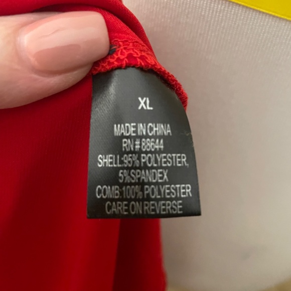 Red top with beaded neckline - Picture 8 of 9